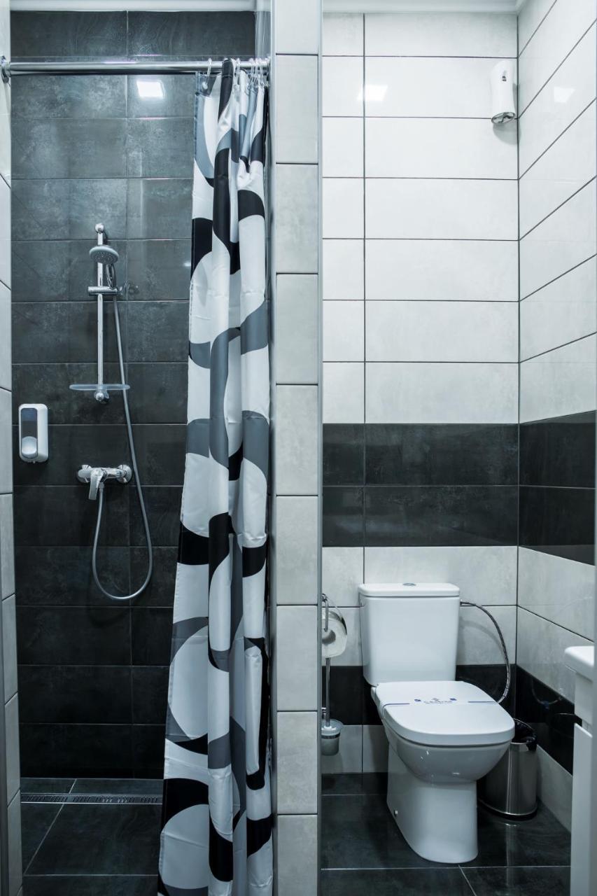 Mini Hotel Barvy Lvova On Horodotska St. Kültér fotó