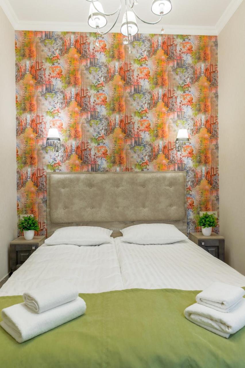 Mini Hotel Barvy Lvova On Horodotska St. Kültér fotó